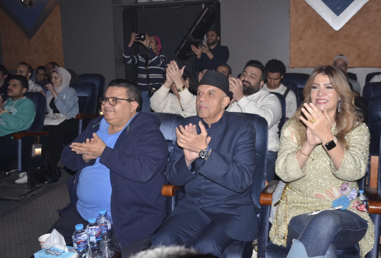 كارمن يجذب نجوم المسرح في مصر و العالم العربي  مع  نهاية أسبوعها الأول بالطليعة 